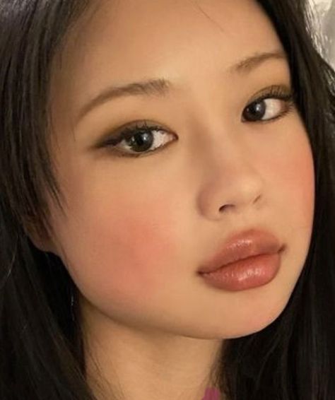 Cool Minimalist Makeup, Igari Makeup Tan Skin, 2000s Asian Makeup, Japanese Igari Makeup, Igari Makeup Dark Skin, Ethereal Aesthetic Makeup, Ingenue Makeup, Igari Makeup, 90s Makeup