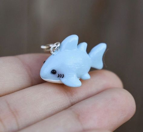 Clay Shark, Polymer Clay Fish, Clay Fish, Shark Tattoo, Polymer Clay Kawaii, Whale Sharks, Kawaii Diy, ดินปั้น Polymer Clay, Sculpey Clay