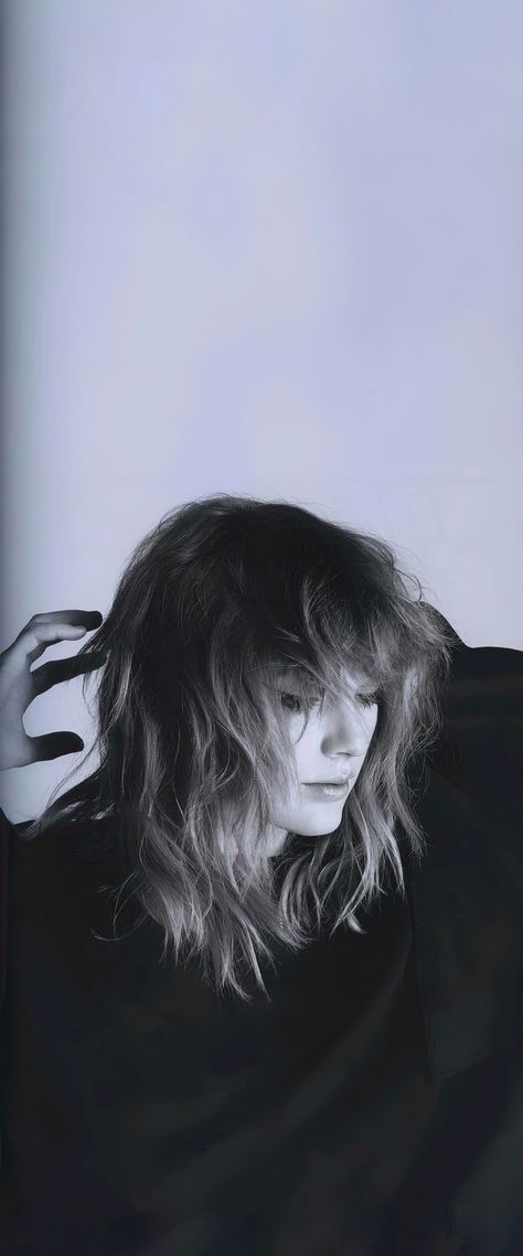 Reputation Wallpaper, Vogue Photoshoot, Taylor Swift Reputation, Estilo Taylor Swift, Latest Wallpapers, Taylor Swift Red, Taylor Swift Wallpaper, Instagram Bio, Taylor Alison Swift