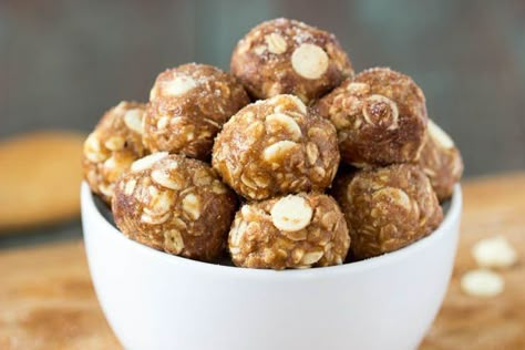 Energy Bites Recipes, Energy Ball Recipe, Cinnamon Chips, Protein Bites, Easy Healthy Meal Prep, Protein Balls, Low Calorie Snacks, Cinnamon Flavor, Chocolate Cinnamon