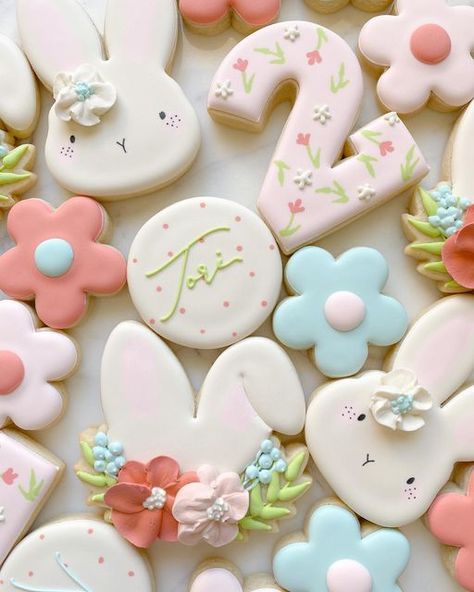 Easter Birthday Cookies, Bunny Birthday Cookies, Bunny Cookies Decorated, Bunny Sugar Cookies, Birthday Biscuits, Cookies Decoration, Easter Birthday Party, First Birthday Cookies, Bunny Theme