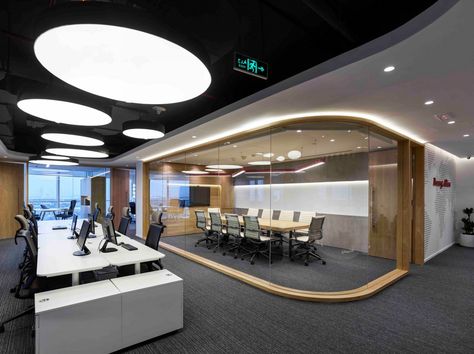 Recovery Advisers Offices - Dubai - 2 Futuristic Office Design, Office Dubai, Futuristic Office, Law Office Design, Futuristic Interior Design, Conference Room Design, Interior Kantor, Interior Design Dubai, Office Interior Design Modern