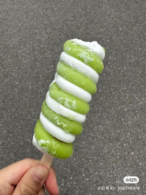 Fancy Ice, Frozen Snack, Yummy Ice Cream, Ice Pop, Blue Food, Sweet Snacks Recipes, Healthy Sweets Recipes, Food Drinks Dessert, Japanese Sweets