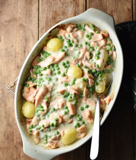 Fish Leftovers Recipes, Salmon Potato Bake, Cooked Salmon Recipes Leftover, What To Do With Leftover Salmon, Leftover Salmon Recipes Simple, Salmon Leftover Recipes, Salmon Leftovers, Cooked Salmon Recipes, Fish Casserole Recipes