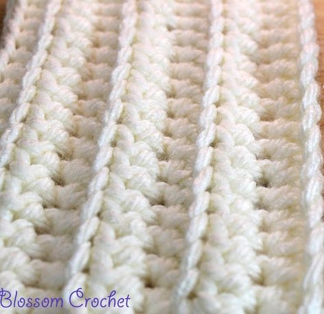 This quick and easy ribbed baby blanket crochet pattern will help you master crocheting blankets quickly and easily! You can try making a one color ribbed blanket or maybe a multi-colored ribbed blanket. The yarn used in the video below was Stylecraft Special XL in Cream. The hook used for the featured yarn was a … Blossom Crochet, Crochet Baby Blanket Pattern, Diy Baby Blanket, Fast Crochet, Ribbed Crochet, Easy Crochet Baby Blanket, Blanket Crochet Pattern, Crochet Hook Set, Crochet Bebe