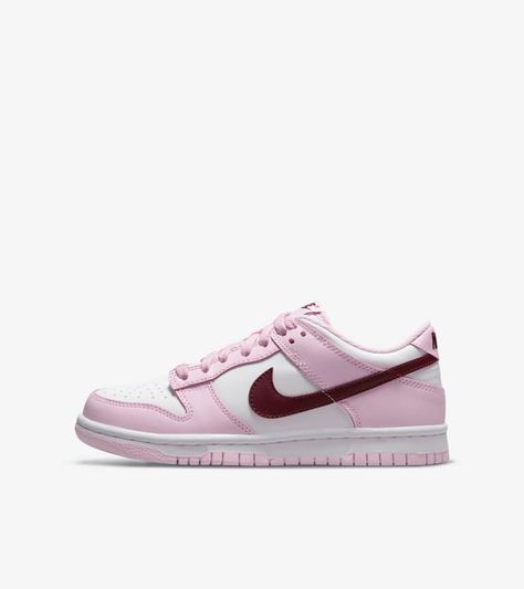 Nike Dunk Low Pink Foam, Dunk Low Pink Foam, Dunks Outfit, Nike Snkrs, Nike Jordan Retro, Cute Nikes, Swag Shoes, Latest Sneakers, Slam Dunk