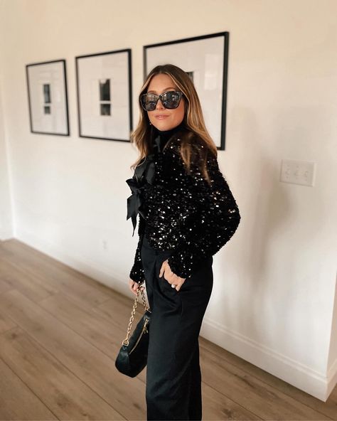 Style Black Pants, Sparkly Jacket, York Outfits, New York Outfits, And Just Like That, Slingbacks, Holiday Fashion, Festival Outfits, Festival Fashion