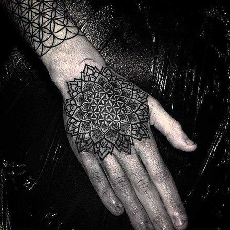 Flower Of Life Mandala tattoo on the right hand Hand Mandala, Flower Of Life Mandala, Flower Of Life Tattoo, Sacred Geometry Tattoo, Flower Tattoo Shoulder, Tattoo Hand, Flower Tattoo Sleeve, Mandalas Painting, Mandala Tattoo Design