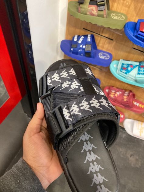 Kappa Slides, Men Streetwear Outfits, Crocs Fashion, Rapper Outfits, Pretty Shoes Sneakers, Shoes Outfit Fashion, At The Store, Fresh Shoes, Hype Shoes