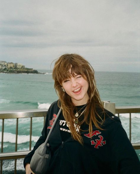 eliana sewell beabadoobee’s bassist @/_femalien icon pfp Eliana Sewell, Manic Pixie, Celeb Crushes, Icon Pfp, Grunge Hair, Dream Hair, Grow Hair, Photography Inspo, Look Cool