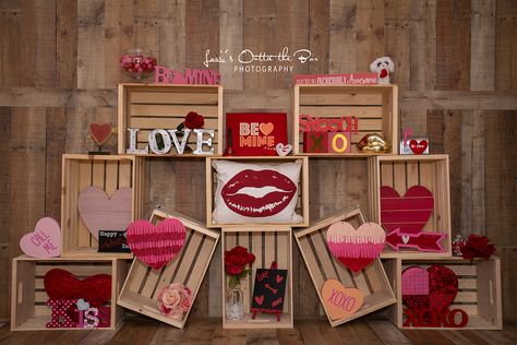 Valentines Window Display, Valentine Tablescape, Valentine Backdrop, Valentine Photo Shoot, Stylish Tips, Valentine's Day Decorations, Kindergarten Design, Cake Table Decorations, Diy Valentines Decorations