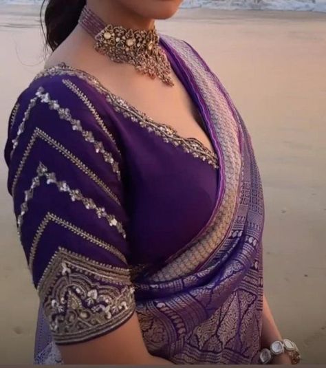 Exclusive Blouse Designs, Basic Blouse Designs, Latest Bridal Blouse Designs, Blouse Designs High Neck, New Saree Blouse Designs, Traditional Blouse Designs, Latest Model Blouse Designs, Wedding Blouse Designs, Blouse Designs Indian