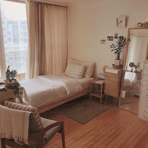 Bilik Tidur Kecil, Hiasan Dalaman Rumah, Bilik Idaman, Minimalist Bedroom Design, Hiasan Bilik, Bilik Tidur, Background Aesthetic, Minimalist Room, Room Design Bedroom