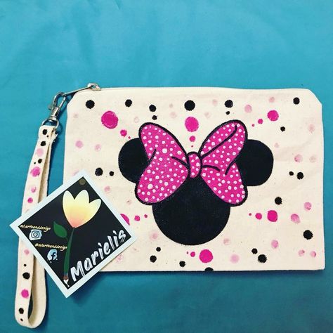 Hand painted pouch  Follow my instagram @ml.artsanddesign  I take orders if interested Pouch Painting Ideas, Pouch Painting, Diy Tote Bag Design, Painted Canvas Bags, Cloth Painting, Painted Purse, Sac Diy, Infinity Tattoos, Glass Bottles Art