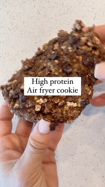 High Protein Cookie, Vegan Chocolate Chips, High Protein Cookies, Protein Cookie, Oat Cakes, Vegan Protein Powder, Healthy Treat, Protein Cookies, Baked Oats