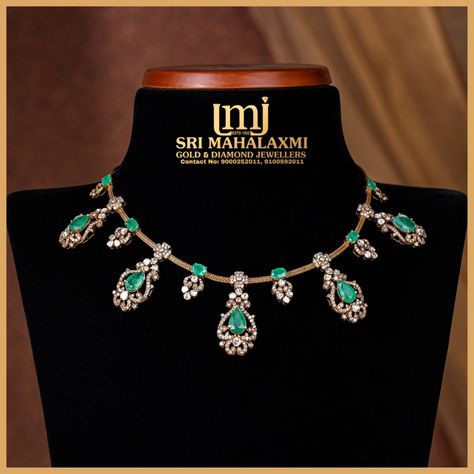 ✨ This Dussehra, adorn yourself in the finest elegance! ✨ Celebrate the festive season with our exclusive diamond sets, where tradition meets modern craftsmanship. Each piece is a masterpiece, designed to add brilliance to your celebrations. Whether you're attending a grand family gathering or a special occasion, these stunning jewelry sets will elevate your look with timeless beauty. 📍 Visit us in-store or DM for inquiries 🏬 3-2-120 & 121, Mahankali St, Chowdar Pally, General Bazaar, Kala... Hallmark Jewellery, Polki Diamond Necklace, Bridal Jewellery Design, Gold Necklace Simple, Mini Necklace, Antique Jewelry Indian, Polki Jewellery, Diamond Jewel, Temple Design