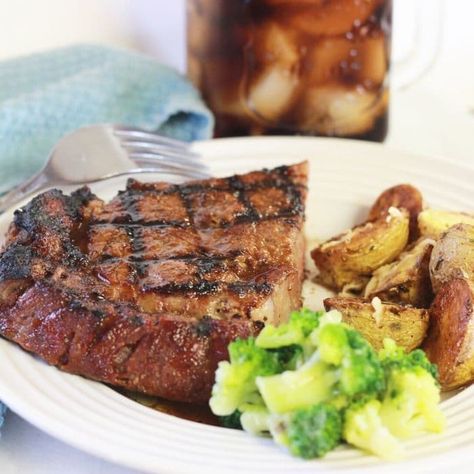 The best steak rub is below. This is a copycat Longhorn Steakhouse recipe that gives you your favorite steak at home. Give this dry rub recipe a try. #steak #longhorn #steakrub #best #easy #pelletgrill #grilled #steakrecipe #dinner #meal #summer Longhorn Steak Seasoning, Best Steak Rub, Steak Seasoning Recipe, Longhorn Steakhouse Recipes, Copycat Longhorn, Steak Rub Recipe, Easy Steak Marinade Recipes, Season Steak Recipes, Steakhouse Steak