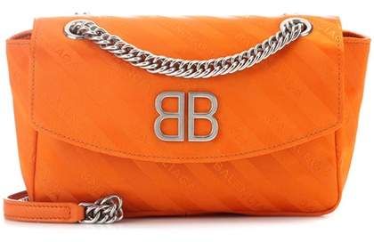 Balenciaga Chain Round S shoulder bag Purse Balenciaga, Balenciaga Shoulder Bag, Balenciaga Purse, Bags Balenciaga, Satin Purses, Orange Purse, Orange Handbag, Balenciaga Handbags, Balenciaga Bag