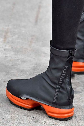 Black and orange sock-fit men's boots from the Y-3 Men’s Fall ’16 collection. #fallshoes #mensshoes #runway #y3 Futuristic Shoes, Mode Shoes, Roshe Run, Trending Sneakers, Black And Orange, Mens Fall, Fall Shoes, Sneakers Men Fashion, Yohji Yamamoto