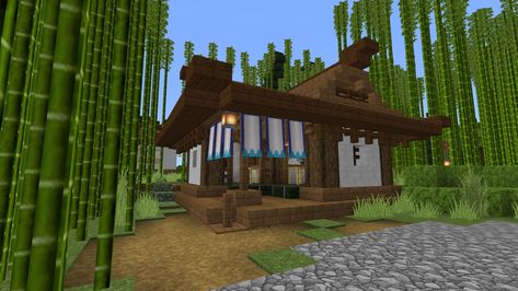 Japanese style ramen/sushi shop. My design Built on Exodus Server 2020 as part of a Shinto Shrine and general Japanese build. R Skilton Minecraft Ramen Shop, Japanese Minecraft Builds, Minecraft Homes, Minecraft House Decor, Minecraft Japanese House, Cottage Minecraft, Minecraft Japanese, Sushi Shop, Blossom House