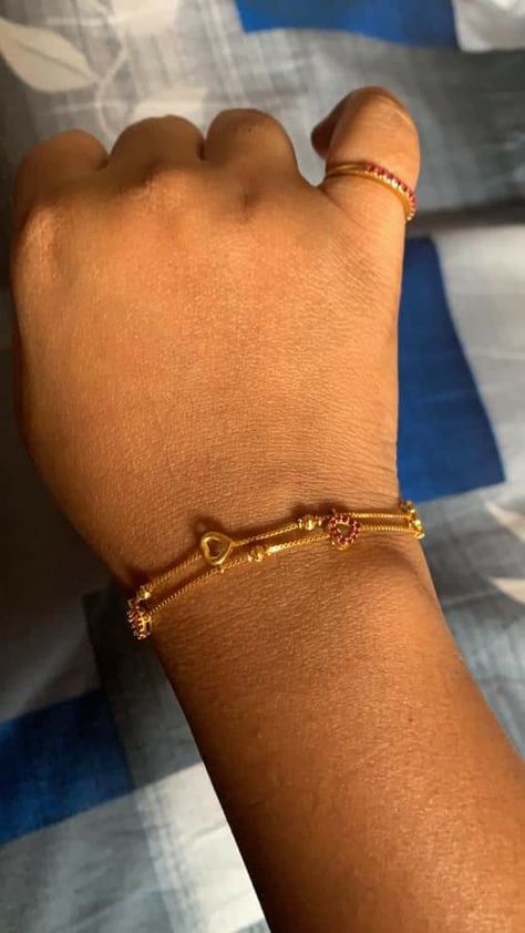 Simple Gold Bracelet For Daily Use, Latest Gold Bracelets For Girls, Chain Bracelets Gold Simple For Women, Women Bracelets Gold Indian, Antique Gold Bracelet, Jewelry Necklace Simple, Gold Bracelet Simple, Neck Pieces Jewelry, Minimalist Earrings Gold