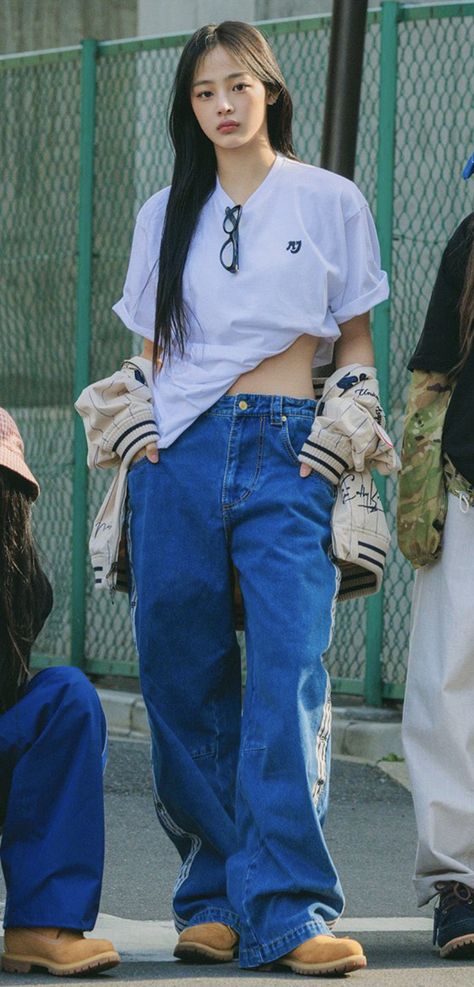 Minji Newjeans Fashion, New Jeans Minji Outfits, Newjeans Style Outfit, Newjeans Outfits Inspired, New Jeans Outfit Kpop, Newjeans Outfits, Dnd Outfits, Minji Kim, New Jeans Style