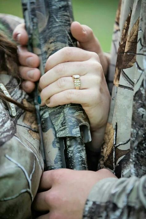 Engagement Pictures Ring, The Hunt Is Over Engagement, Hunt Is Over Engagement, Hunting Engagement Photos, Camo Engagement Rings, Types Of Wedding Rings, Rings For Women Silver, Country Engagement Pictures, Cute Engagement Photos