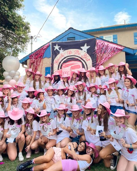 Kappa Kappa Gamma, 18th Birthday Party, Sorority Life, University Of Texas, Bid Day, 18th Birthday, Sorority, Nail Designs, Texas