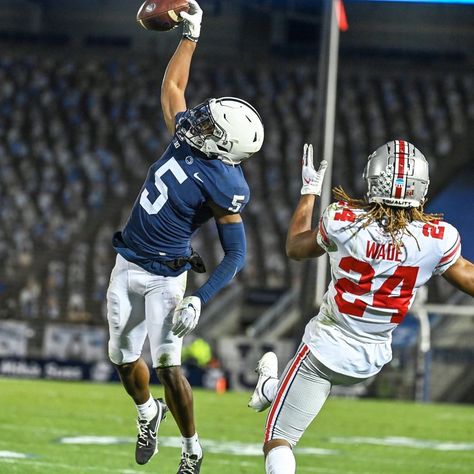 Penn State Football on Instagram: “Jahan Dotson had the game of his life last night:👇 - 8 Catches ‼️ 144 Yards 🔥 3 Touchdowns 💯 - Dotson has developed into an absolute STUD…” Jahan Dotson, Penn State College, Ncaa Football Teams, Collage Football, Michigan State Football, Penn State Football, Giants Football, Best Football Players, College Football Teams