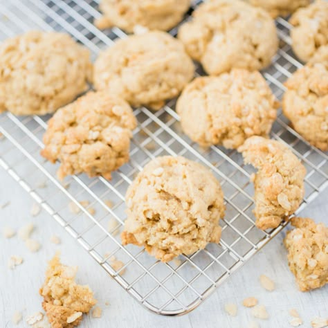 Rice Crispy Cookies, Rice Krispie Cookies, Oatmeal Chocolate Chips, Homemade Rice Krispies, Homemade Oatmeal Cookies, Rice Flour Recipes, Rice Krispies Cereal, Homemade Rice Krispies Treats, Pecan Shortbread Cookies