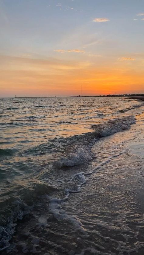 Sunrise Photography Beach, Dark Beach, Beach Video, Marina Beach, Morning Video, Driving Photography, Photography Beach, Sunrise Beach, Pretty Sky