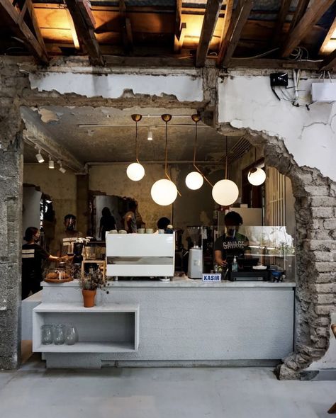 Industrial Coffee Shop, Coffee House Design, Coffee Shop Concept, Industrial Cafe, Rustic Cafe, Coffee Shop Interior Design, Cafe Concept, Hole In The Wall, Cafe Shop Design