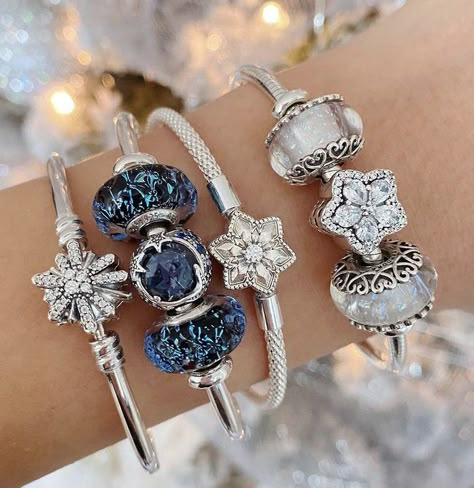 Pandora Murano Charms, Blue Pandora Bracelet, Pandora Set, Pandora World, Pandora Design, Enchanting Jewelry, Pandora Bracelet Ideas, Gold Butterfly Ring, Pandora Bracelet Charms Ideas