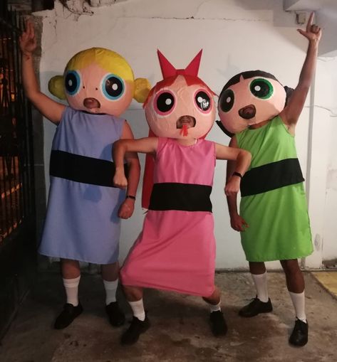 Los chicos superpoderosos Trio Cosplay Ideas Anime, 3 People Costumes, Trio Costumes, Clever Costumes, Halloween Duos, Cartoon Character Costume, Trio Halloween Costumes, Matching Halloween, Funny Costumes