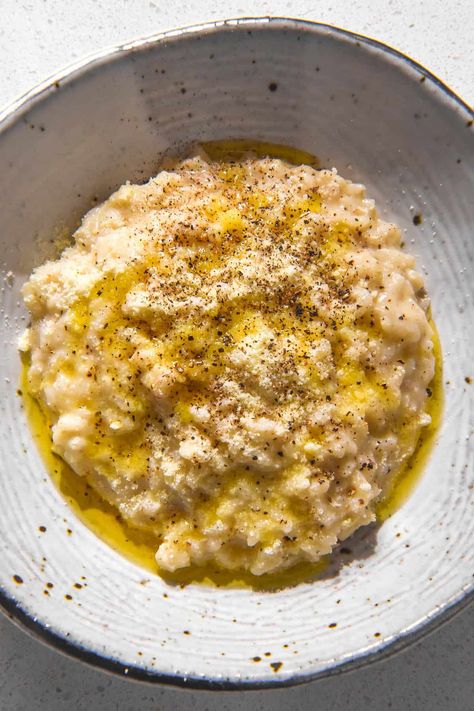 Cacio e pepe risotto (low FODMAP) - George Eats Winter Gluten Free Recipes, Low Fodmap Risotto, Picnic Meals, Cauliflower Rice Risotto, Vegetarian Risotto, Yummy Pasta, Winter Dishes, Asian Inspired Recipes, Comfort Dishes