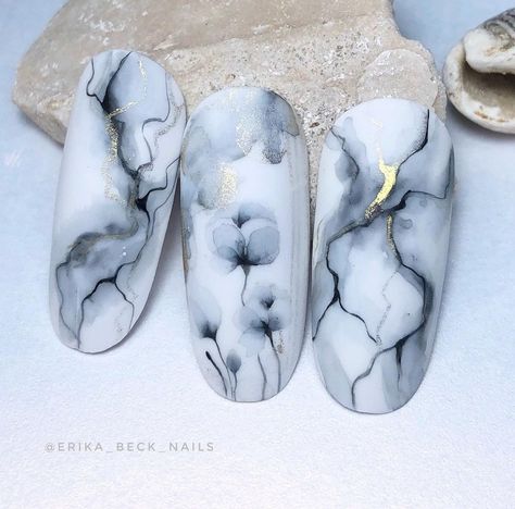 Watercolor Art On Nails, Watercolor Marble Nails, Watercolor Nails Art, Mramor Nail Designs, Mramor Nail, Watercolor Nail Designs, Nail Watercolor, Nails Watercolor, Watercolor Nail Art