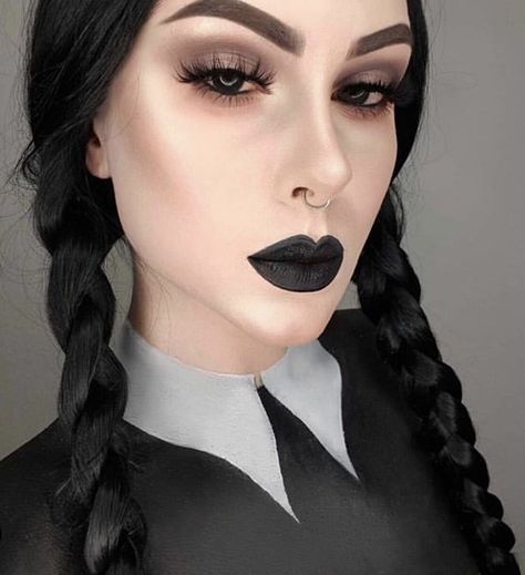 Wednesday Addams Halloween makeup look Wednesday Addams Makeup, Wednesday Addams Halloween, Disfarces Halloween, Makeup Zombie, Wednesday Addams Costume, Halloween Makeup Look, Halloween Make-up Looks, Halloween Makeup Pretty, Halloween Makeup Inspiration