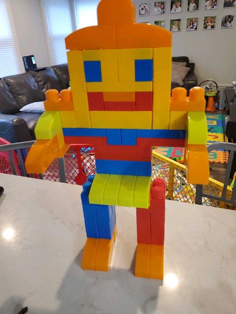 Megablocks robot 🤖. Used the 250 piece set from Walmart Megablocks Ideas, Mega Block Activities, Mega Blocks Building Ideas, Large Lego Blocks, Giant Building Blocks, Mega Blocks, Physical Activities For Kids, Mega Bloks, Lego Activities