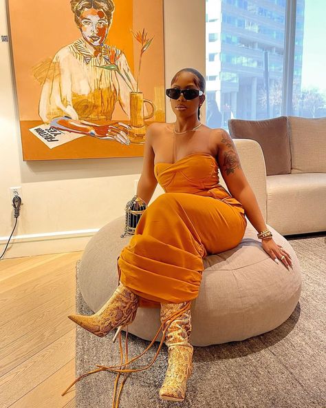 Dearra Taylor Outfits, Dearra Taylor, Yellow Tube Top, Taylor Outfits, I Quit, Pocket Dress, The Only Way, Tube Top, Stylish Women