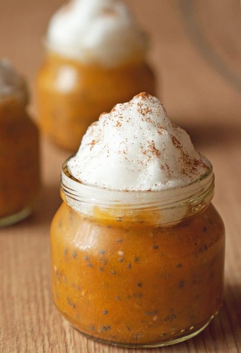 Creamy, Cold, and Skinny Pumpkin Pie Chia Pudding To Go Breakfast, Pumpkin Pie Chia Pudding, Lactose Free Recipes, Grab And Go Breakfast, Chia Pudding Recipes, Delicious Thanksgiving, Breakfast On The Go, Chia Pudding, Pudding Recipes