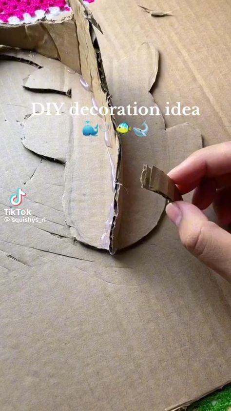 Cardboard Art Sculpture, Diy Crafts Easy At Home, Hadiah Diy, Cardboard Crafts Diy, Easy Diy Room Decor, Pinterest Diy Crafts, Quick Crafts, Cardboard Art, Kraf Diy