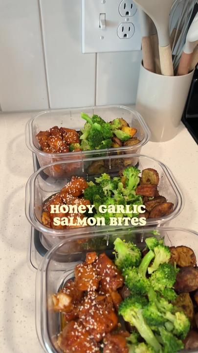 So good and high in protein 🔥 #fyp #recipes | Honey Garlic Salmon | TikTok Salmon Bites Meal, Honey Garlic Salmon Bites, Garlic Salmon Bites, Salmon Meal Prep, Salmon Bites, Honey Garlic Salmon, Garlic Salmon, Gym Food, Healthy Grocery List