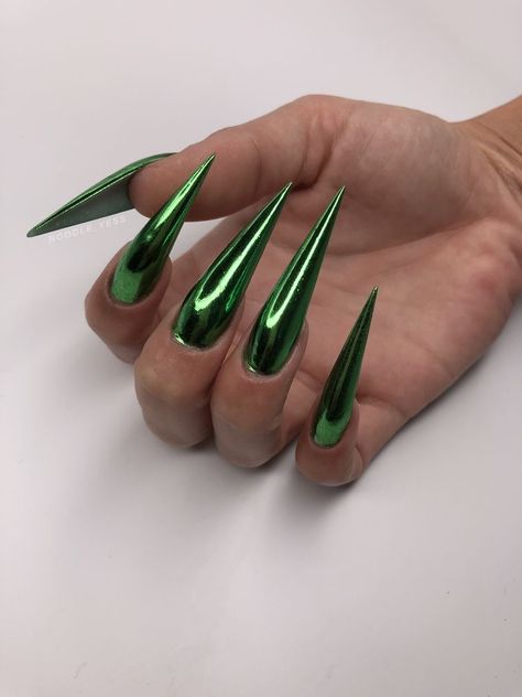 Chrome Nail Powder, Green Chrome, Green Nail, Stiletto Nails Designs, Mermaid Nails, Bling Acrylic Nails, Luxury Nails, Dream Nails, Fire Nails