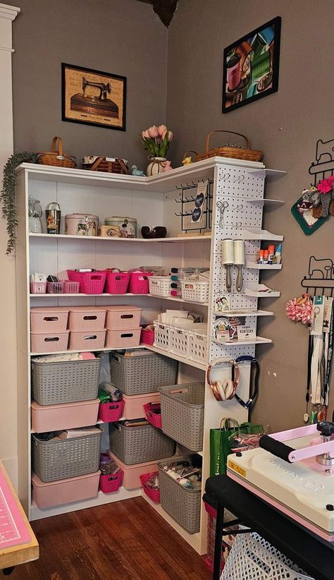 Craft Room And Bedroom Combo, Small Art Studio Storage, Walk In Closet Craft Room, Sewing Storage Ideas Small Spaces, Diy Craft Storage Ideas Small Spaces, Tiny Craft Room Ideas Small Spaces, Crafting Areas Small Spaces, Small Craft Area Ideas, Pegboard Desk Setup