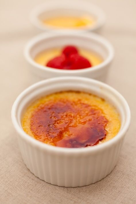 Vegetarian Easter Recipes, Cream Brulee, Dessert From Scratch, Creme Brulee Recipe, Brulee Recipe, Creme Brûlée, Organic Kitchen, Lavender Honey, Creamy Desserts