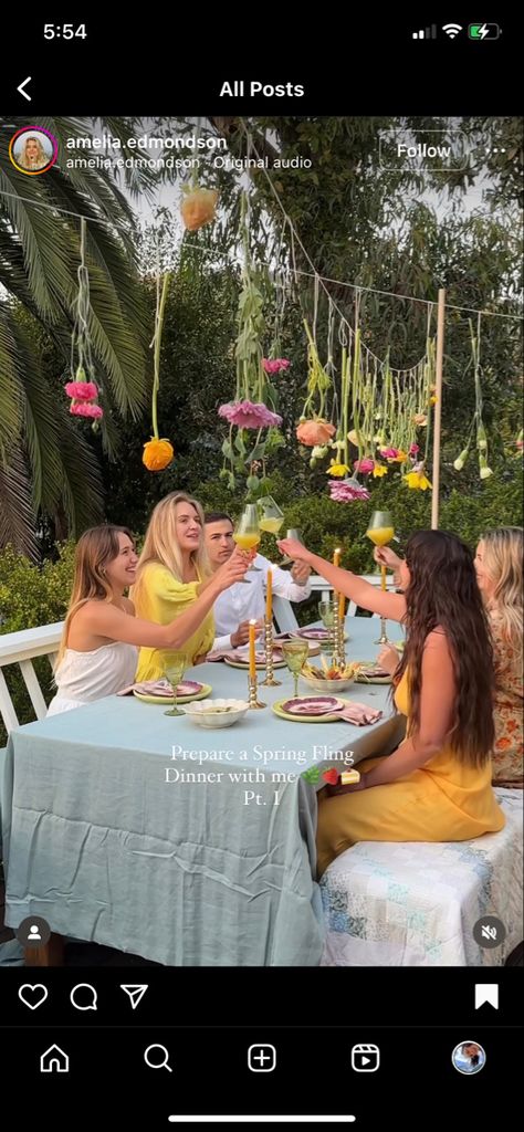 Spring Party Ideas, Spring Tea Party, Spring Birthday Party, Diy Dinner, Fairy Tea Parties, Spring Dinner, Birthday Dinner Party, Picnic Birthday, Garden Party Birthday