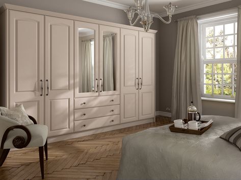 Fitted Wardrobes Bedroom, Fitted Bedroom Furniture, Bedroom Built In Wardrobe, Bedroom Cupboards, Fitted Bedrooms, Bedroom Door Design, Wardrobe Furniture, Built In Furniture, Classic Bedroom