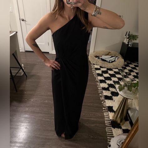 Calvin Klein gown Calvin Klein Gown, Gown Accessories, Black Calvin Klein, Calvin Klein Dresses, A Black, Calvin Klein, Size 4, Dress Es, Dresses Skirts