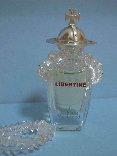 Vivienne Westwood Perfume, Victoria Perfume, Genie In A Bottle, Perfume Bottle Design, Blue Perfume, Perfume Bottle Art, Miniature Collection, Antique Perfume Bottles, Ooty