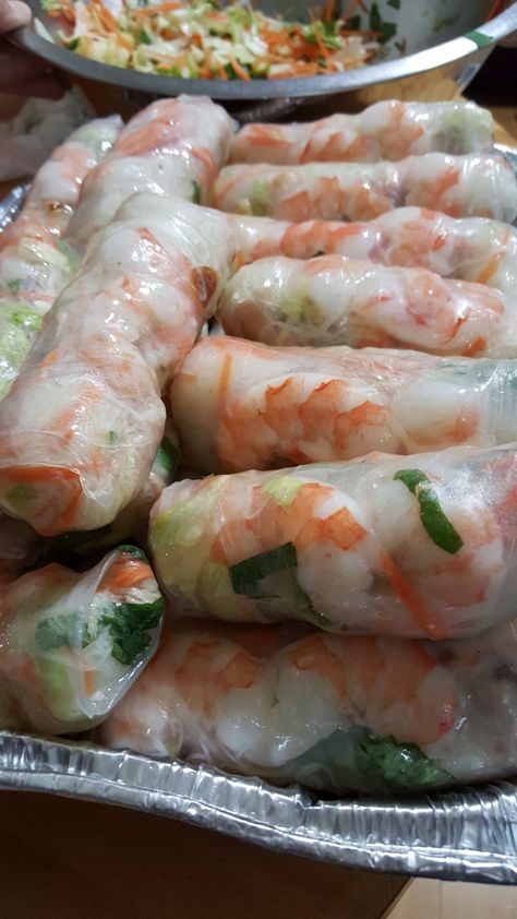 Healthy Spring Rolls Recipe, Asian Dipping Sauce Recipes, Fresh Spring Rolls Recipe, Rice Paper Rolls Recipes, Vietnamese Spring Rolls Recipe, Healthy Spring Rolls, Rice Paper Recipes, Asian Dipping Sauce, Sushi Recipes Homemade